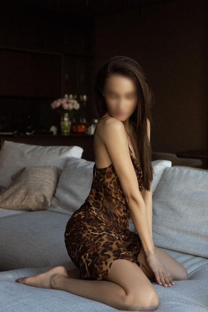 Инна индивидуалка Питера у метро Комендантский проспект индивидуалки Питера высокие